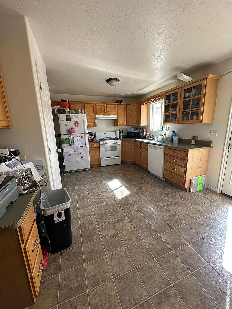 1148 Northfield Rd — Photo 2