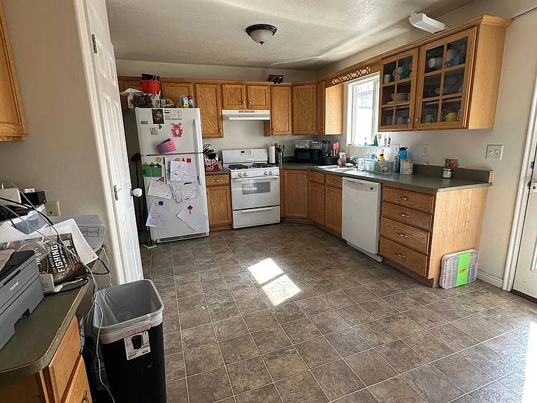 1148 Northfield Rd — Photo 2