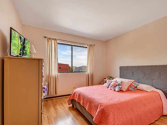 5th image of 7140 166th St APT 304