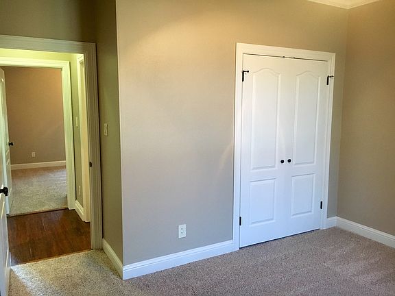 4th image of 127 Sherwood Dr
