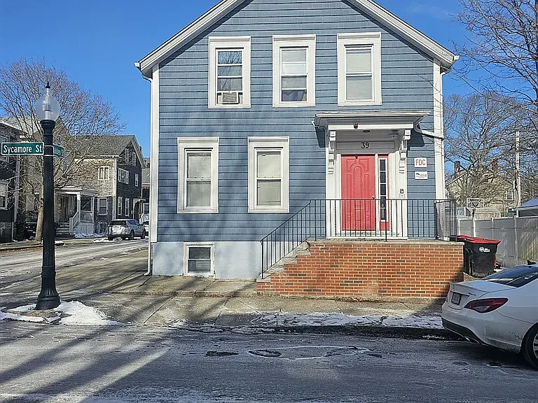 39 Sycamore St #7 — Photo 3