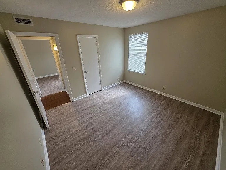 1107 Westchester Dr #D — Photo 14