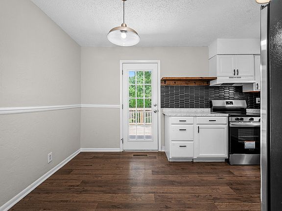 5th image of 615 Meadowview Dr