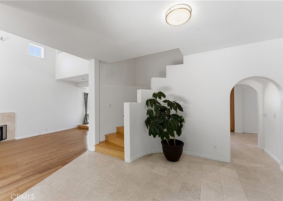 288となります 23665 Summit Dr, Calabasas, CA 91302 | MLS #SR26105411 | Zillow