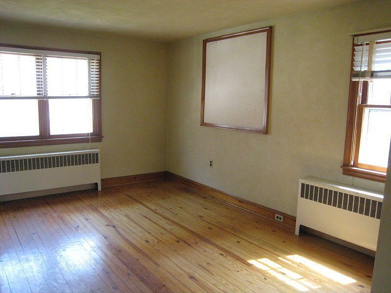 2nd image of 33 Circle Dr
