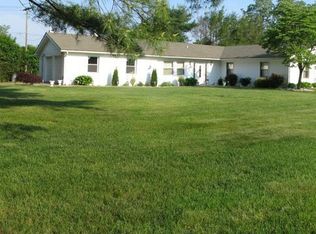 2 Madeley Ln, Stony Brook, NY 11790