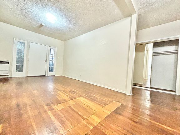 4th image of 1284 W Jefferson Blvd #A
