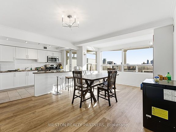 4th image of 44 Walmer Rd #Penthouse 2