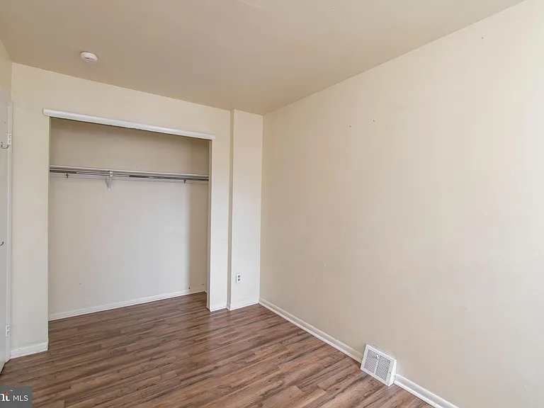 1635 Fontain St — Photo 20