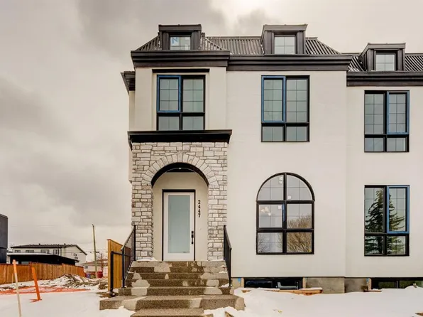 2447 NW 29 SW, Calgary, AB T2T 1P1