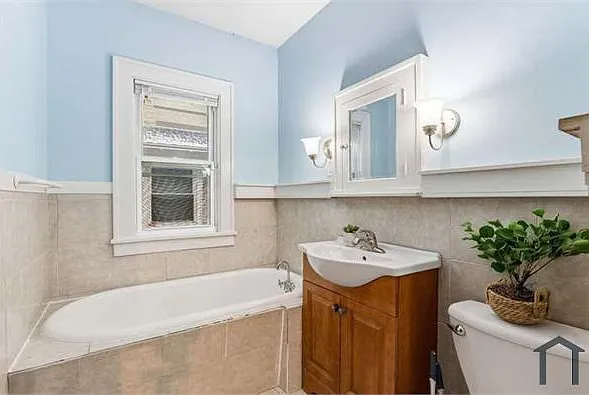 4024 Emerson Ave N — Photo 15