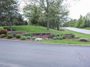 37 Tobey Brk, Pittsford, NY 14534