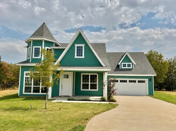 1356 Orange Blossom Ct, Gainesville, TX 76240