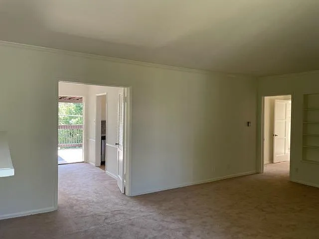 Facing Dinning Room and hallway to bedrooms