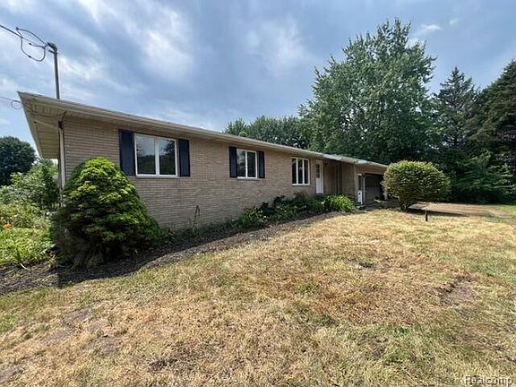 4th image of 10089 Coldwater Rd