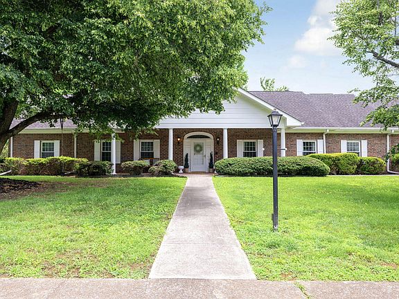 2nd image of 4736 Sussex Ln
