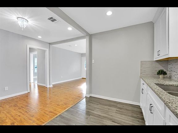 4th image of 330 Avenue G