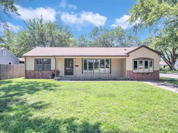203 Martha Ave, Mulvane, KS 67110