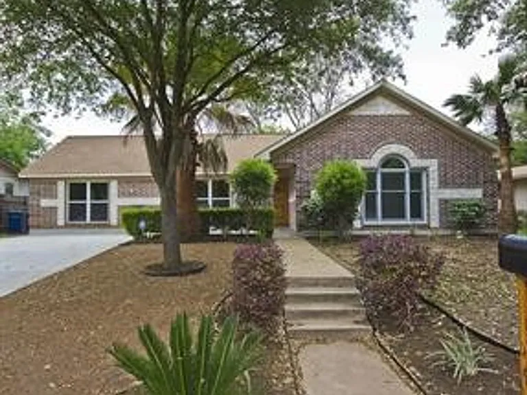 5333 Westminster Dr — Photo 1