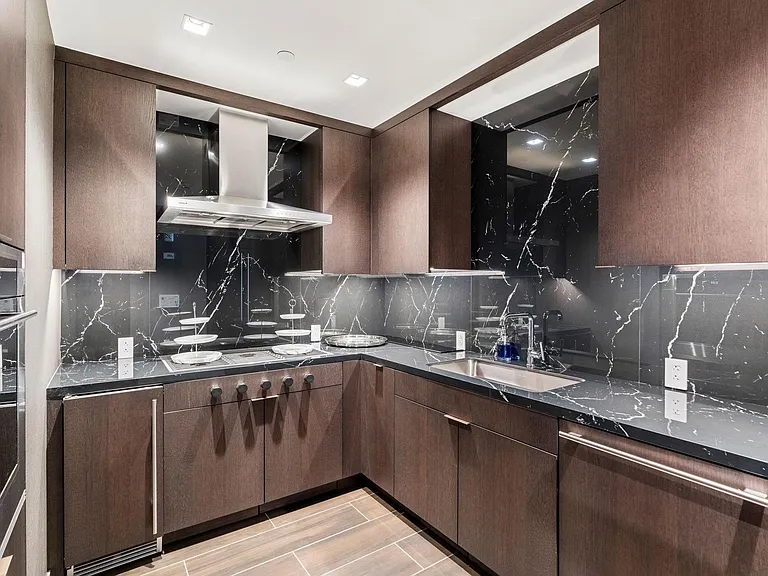 150 Seaport Blvd #C — Photo 23