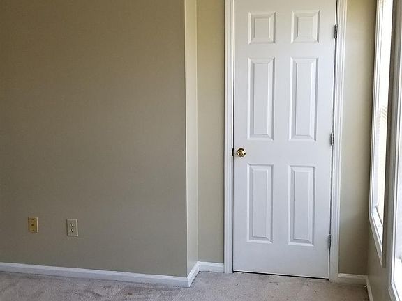 4th image of 211 John Sutherland Dr