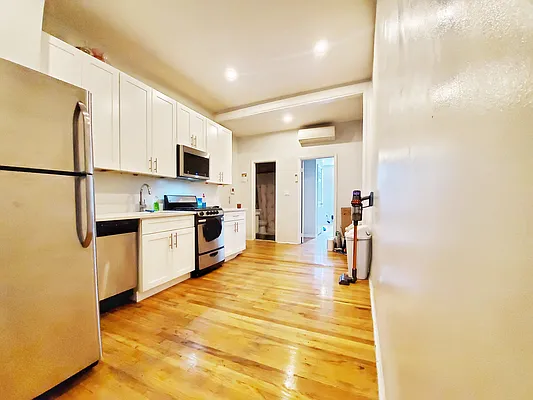 Rented by Nooklyn NYC LLC | media 23