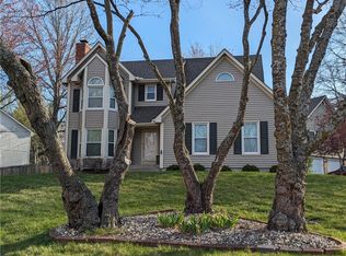 1217 NW Oak Lawn Ct, Blue Springs, MO 64015
