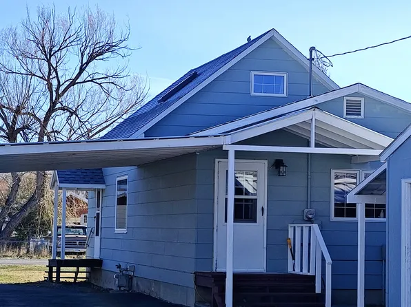 206 4th Ave SW, Choteau, MT 59422