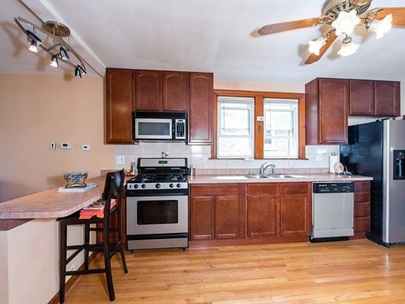 4th image of 4530 N Melvina Ave