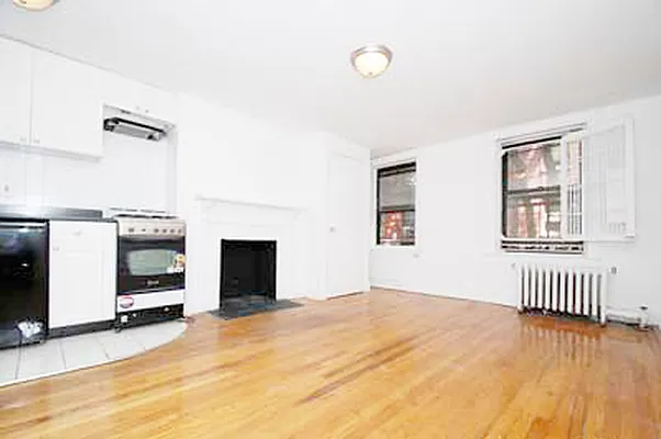 Rented by Buchbinder & Warren | media 2