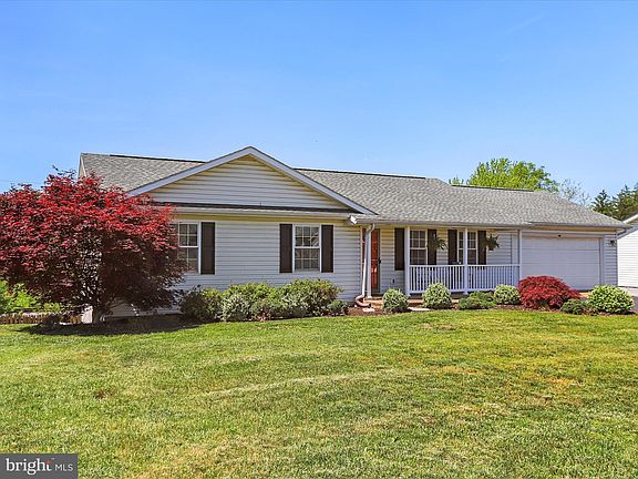 2nd image of 383 Mimosa Dr