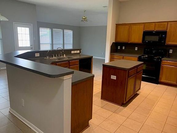 5th image of 1526 Chandler Park Ln