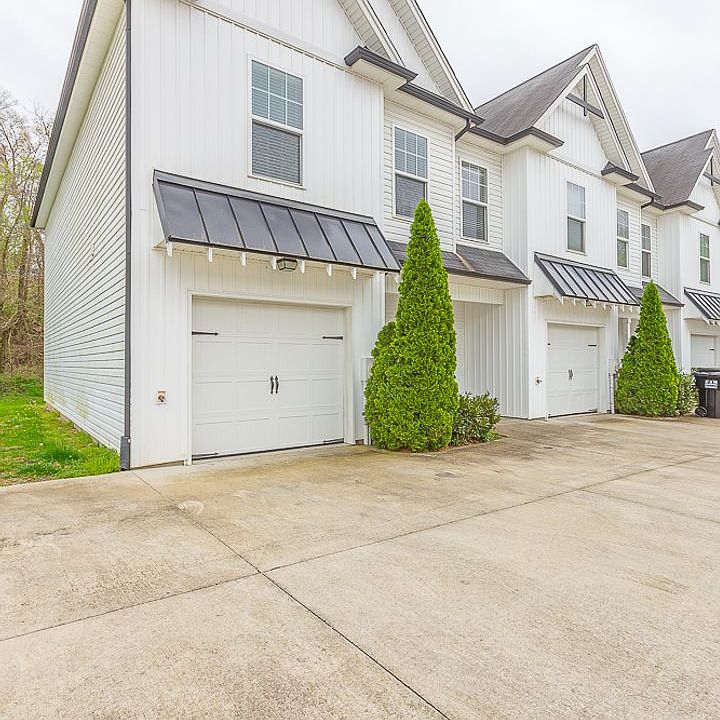 1st image of 8420 Brookmoor Ln