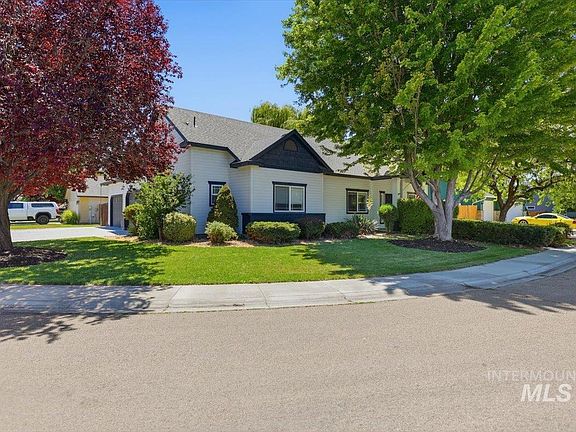 2nd image of 1827 W Lotus Ponds Ct