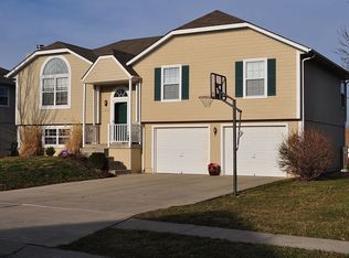 1225 NE Beacon Ave, Lees Summit, MO 64086