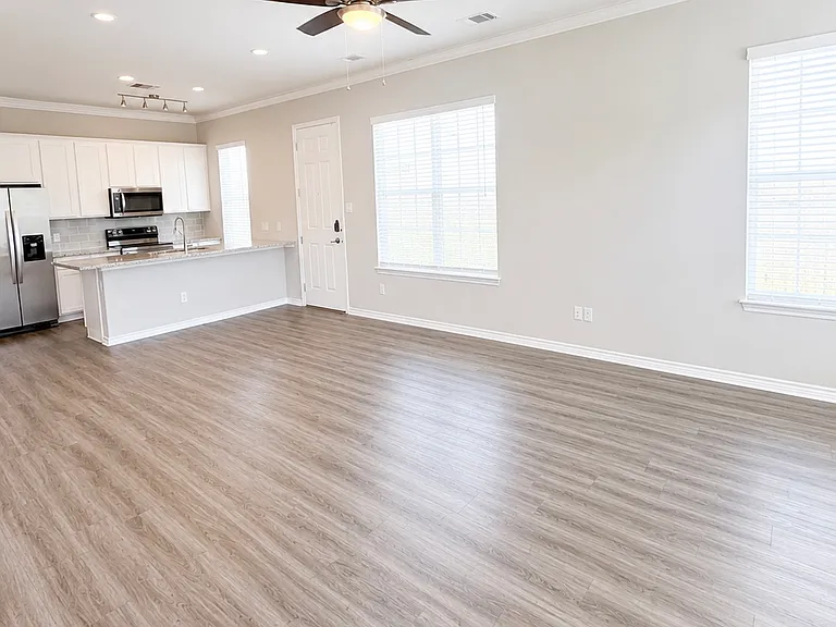448 Northwood Dr — Photo 9