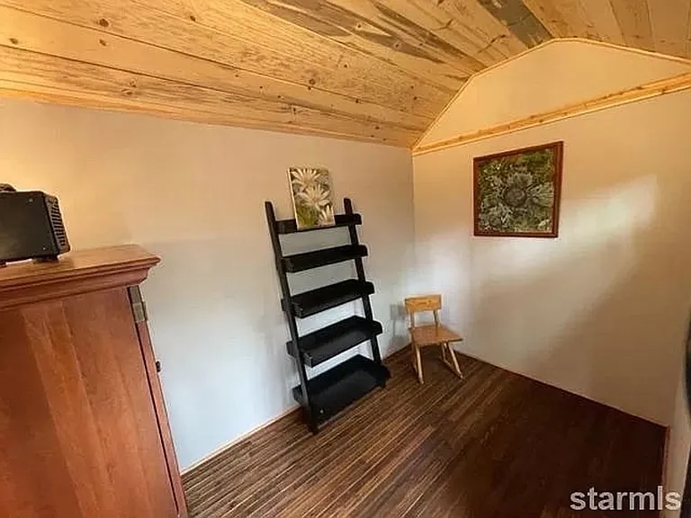 1858 Narragansett Cir — Photo 11