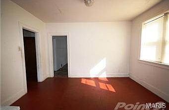 5th image of 107 E Goetz Ave