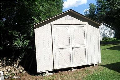 4th image of 146 Stratford Cir