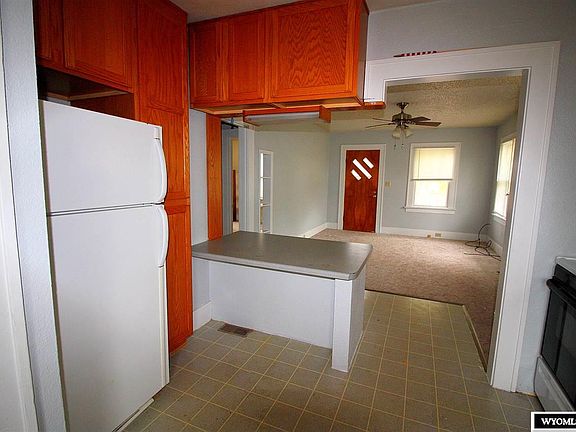 3rd image of 1702 W C St