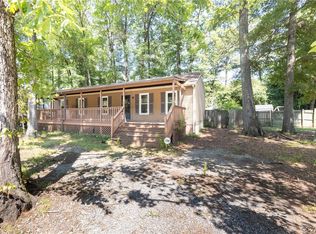 10806 Robious Rd, North Chesterfield, VA 23235