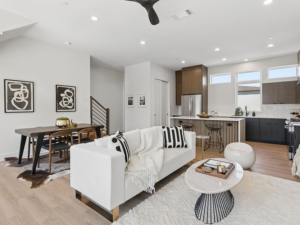 1st image of 2202 N Carroll Ave #101