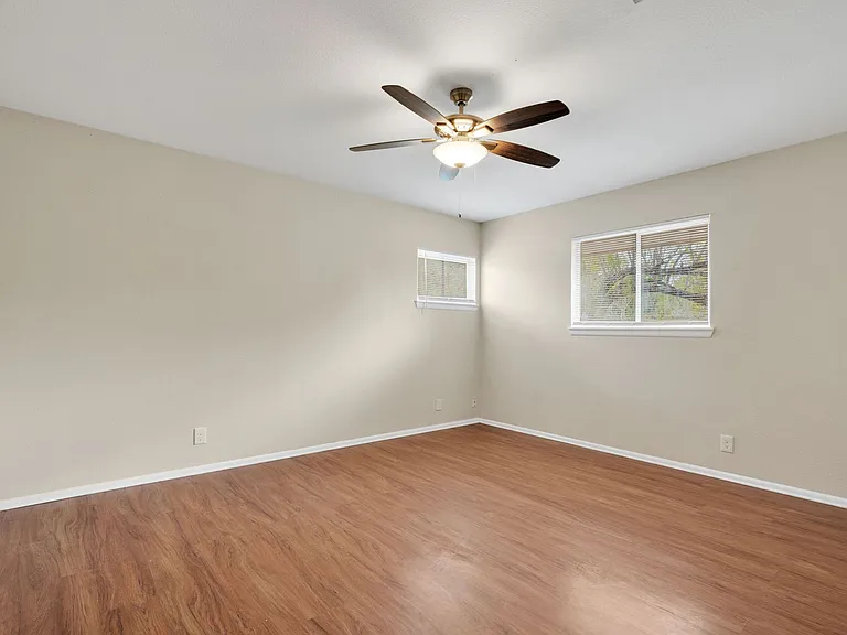 103 Shalimar Dr — Photo 26