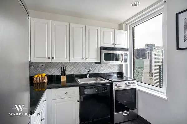 Sold by Warburg | media 5