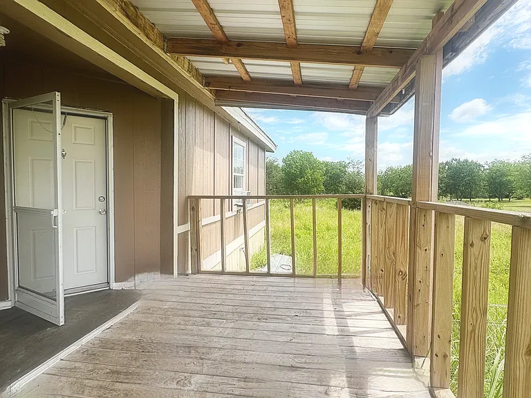 12457 FM 1392 — Photo 9
