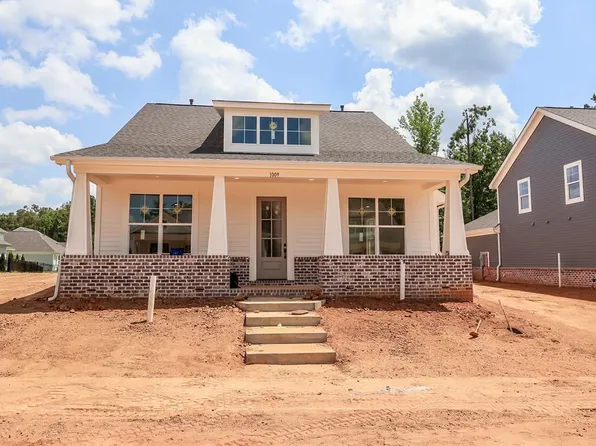1009 Nuttall Oak Dr, Oxford, MS 38655