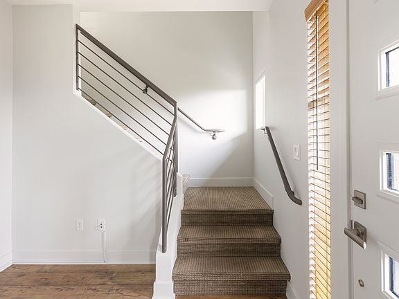 4th image of 2753 Waverly Dr APT 1108