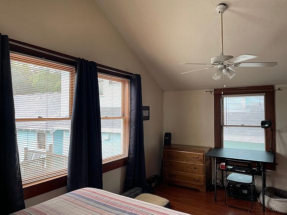 3rd image of 1533 Arlington St #1/2