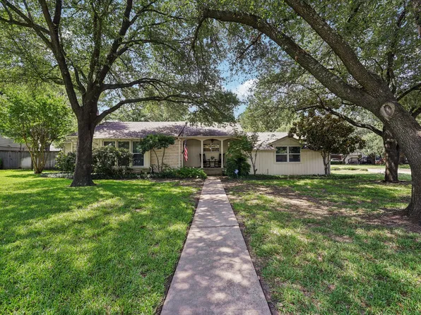 1320 Redbud Dr, Arlington, TX 76012
