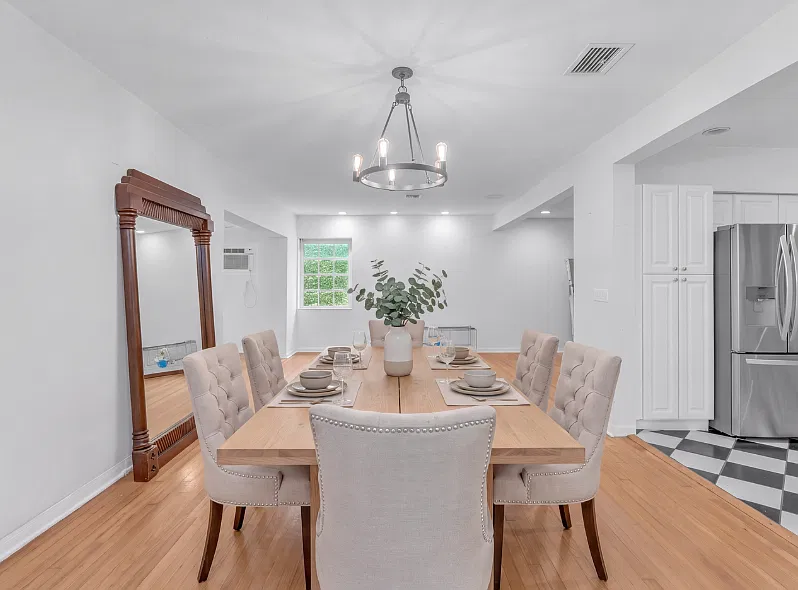 4 bed, 2277 sqft, $8,000 — Photo 3